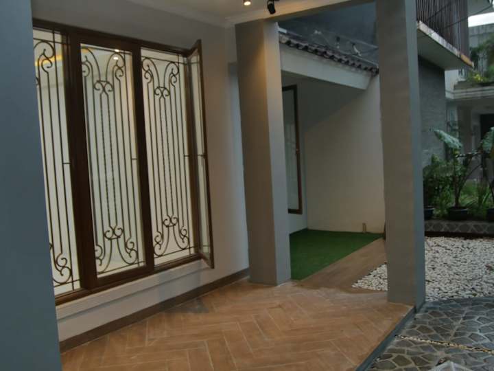 Cover image for Big House Renovation
