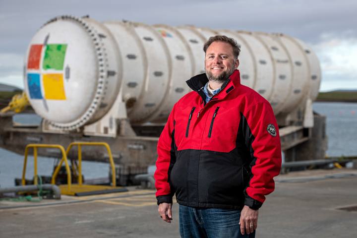 Cover image for How Microsoft kept its underwater datacenter connected  Article