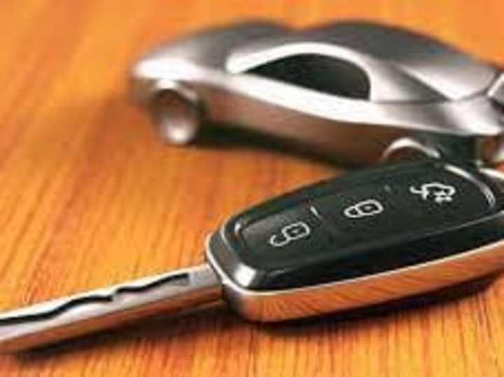 Cover image for A Beginner’s Guide to the Different Types of Car Keys