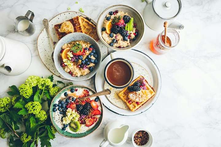 Cover image for  The Fun Guide to Eating Healthy and Staying Fit