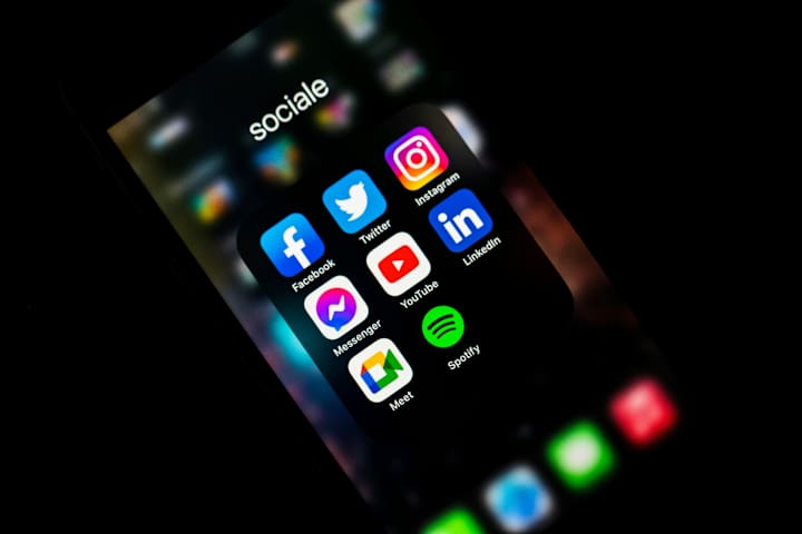Cover image for Social Media Marketing