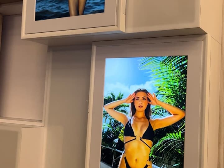 Cover image for  Gi's Bikinis: Swim Week