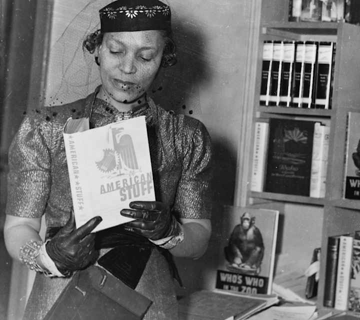 Cover image for Zora Neale Hurston: A Life of Courage and Creativity