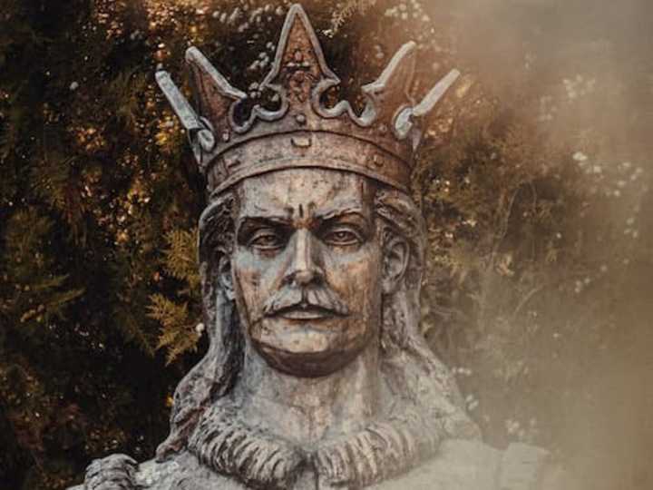 Cover image for Kings Dilemma Video Edits