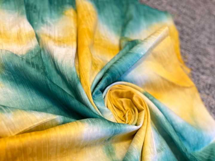 Cover image for Fabric sculptures 
