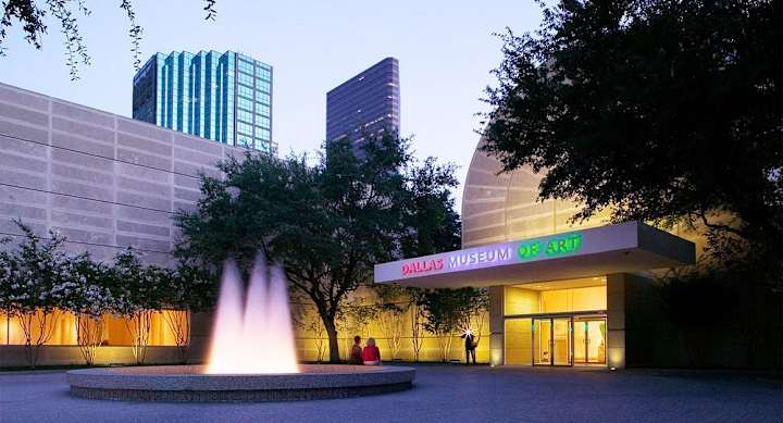 Cover image for Exploring the Big D: The Top 10 Must-Visit Places in Dallas