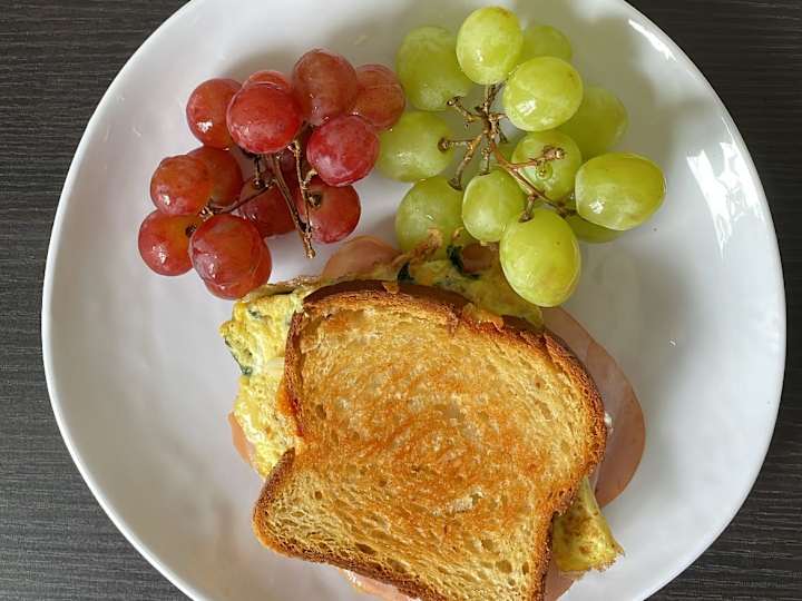 Cover image for What I eat video: Gluten Free Edition
