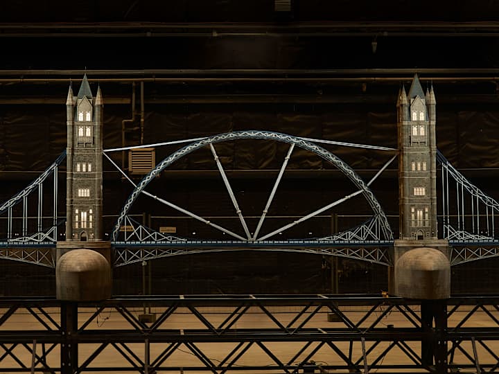Cover image for Tower Bridge miniature