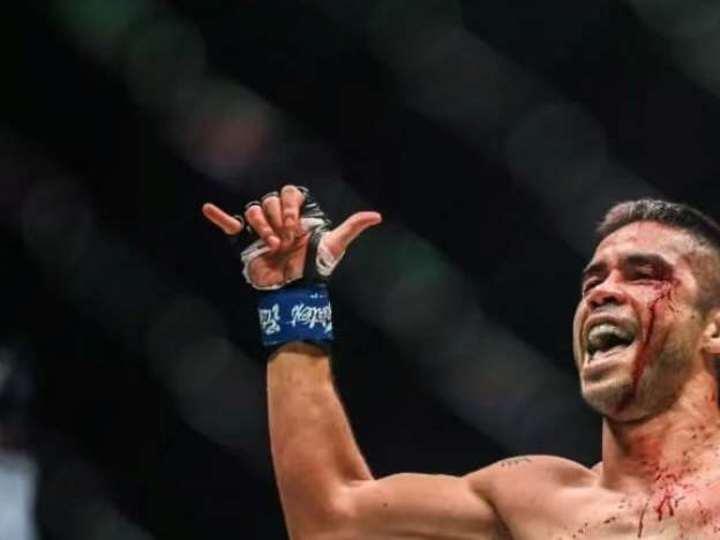 Cover image for Live Combat Sports