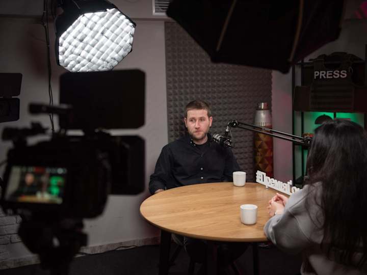 Cover image for Відеоподкаст "Синхрони війни"