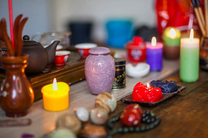 Cover image for Crystal Candle Shop