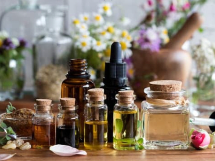 Cover image for How to Use Fragrance Oil: 14 Creative Ways