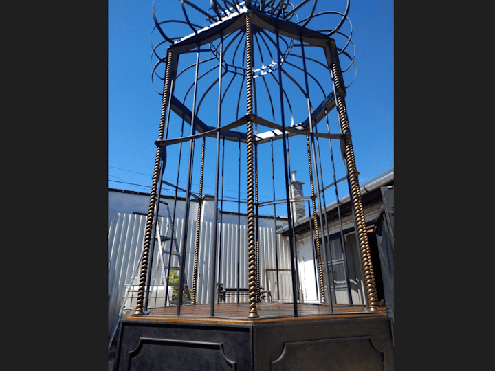 Cover image for Huge Birdcage design