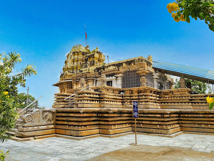 Cover image for Hyderabad to Suryapet Cab