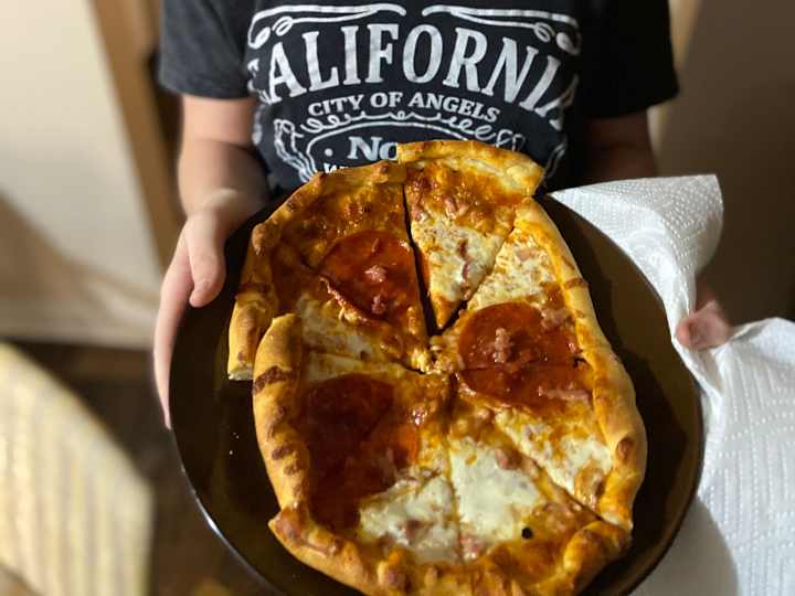 Cover image for 1000 words on the Origin of Pizza