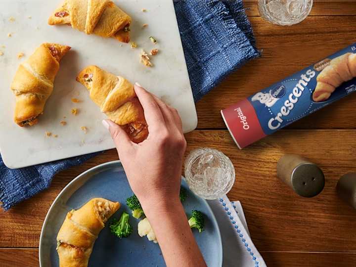 Cover image for Fill. Roll. Bake