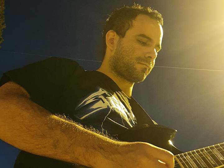 Cover image for Guitareasy
