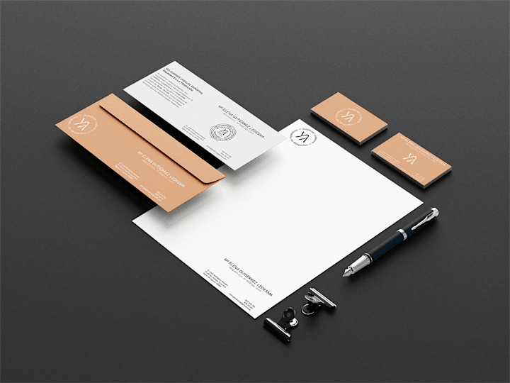 Cover image for Distinctive Brand Identity Kit