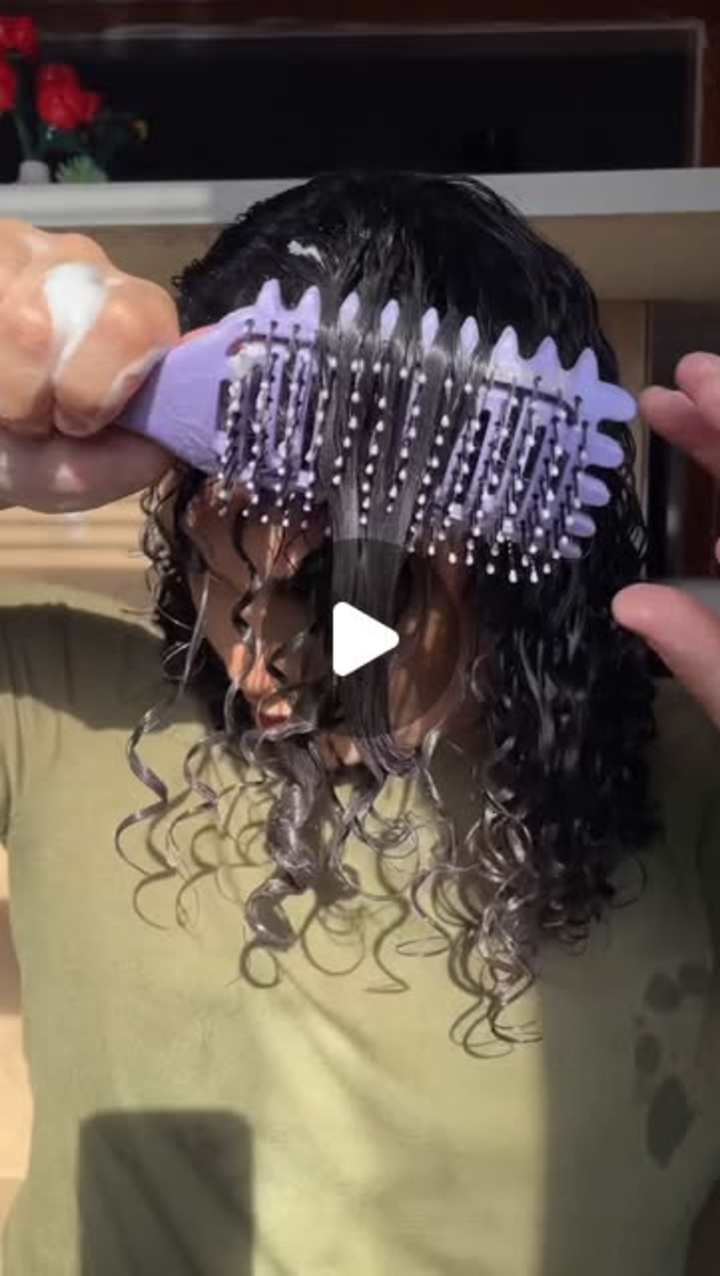 Cover image for Curls Transformation with Hairplexx Mousse