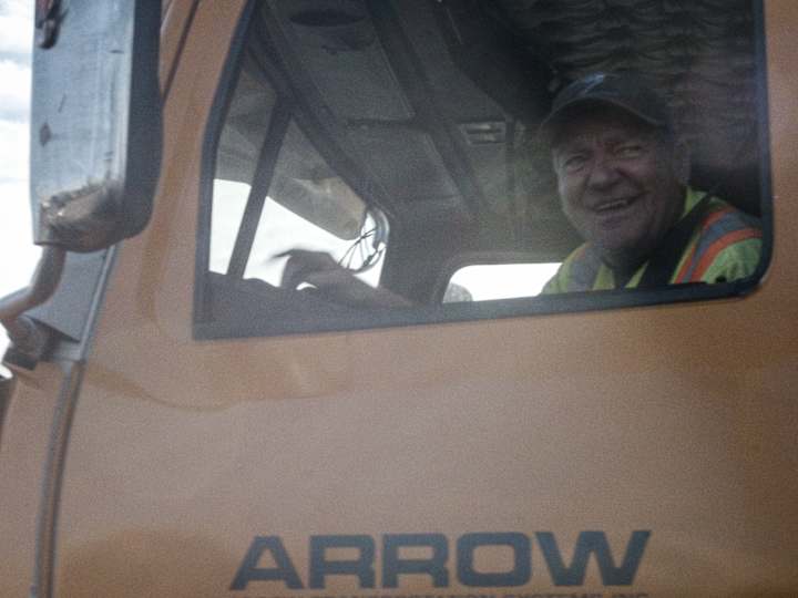 Cover image for Arrow Transportation - Move 