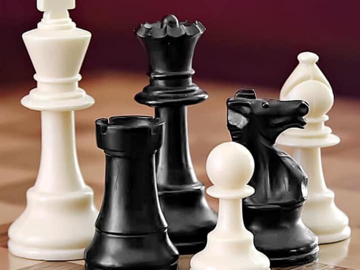 Cover image for CHESS GAME