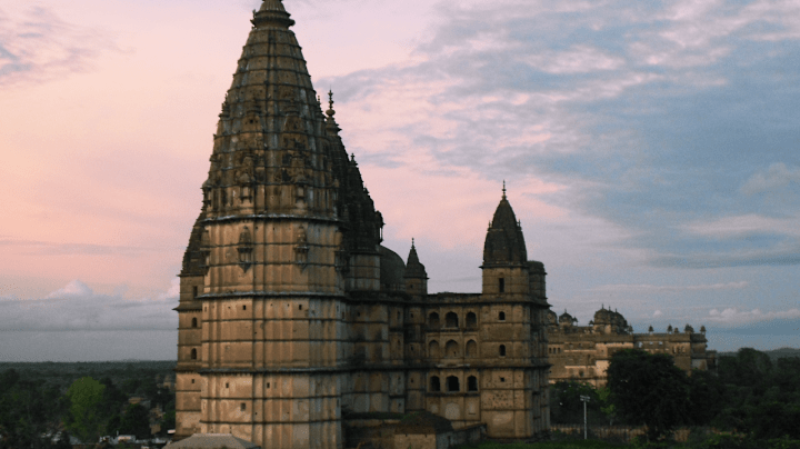 Cover image for The Hidden Hypnotic Heart of India: Orchha