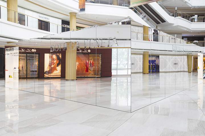 Cover image for BOTTEGA VENETA_THE INVISIBLE STORE