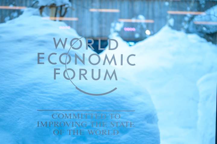 Cover image for How To Lie With Economics