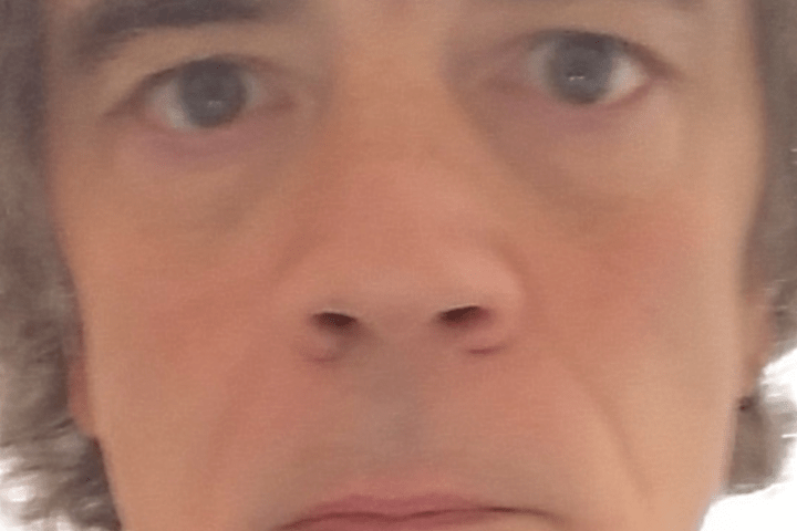 Cover image for Contra Selfie