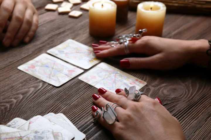Cover image for Article on psychic readings