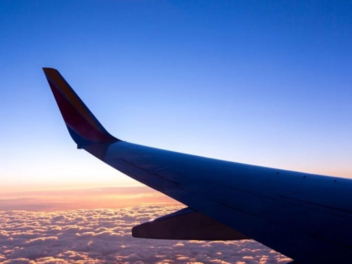 Cover image for 4 Tips To Maintain A Healthy Skin On Long-distance Flights