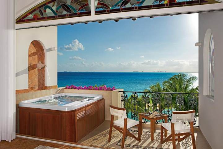 Cover image for 5 Best Isla Mujeres All Inclusive Resorts | March 2022