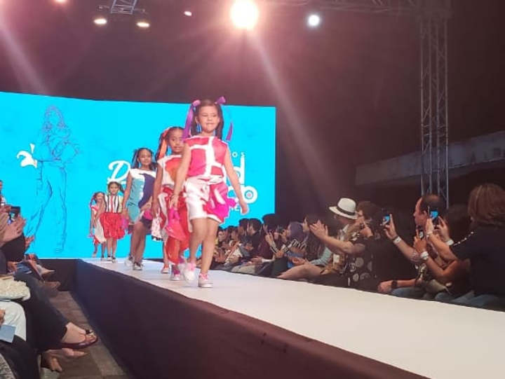 Cover image for Kids Apparel