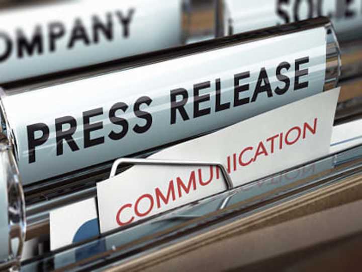 Cover image for Writing Press Releases