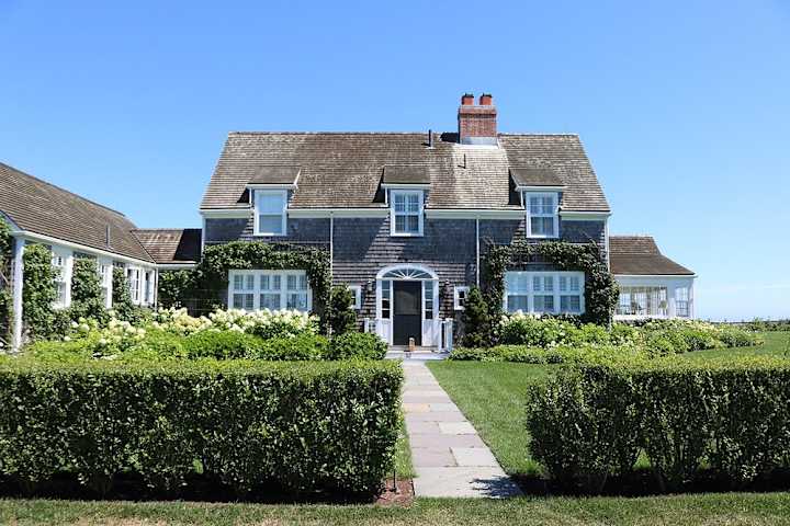 Cover image for BLOG: Insider Tips to Navigate the Nantucket Real Estate Market