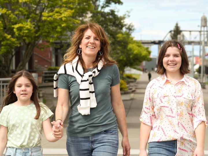 Cover image for Family Portraits 