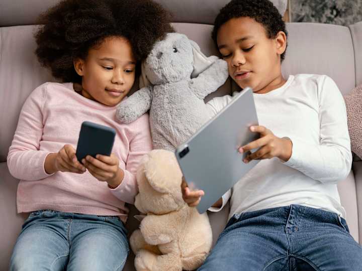 Cover image for The Appropriate Age to Allow Children and Young Adults to Use So