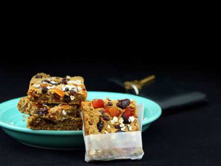 Cover image for 15 High-Protein Snacks For Healthy Living