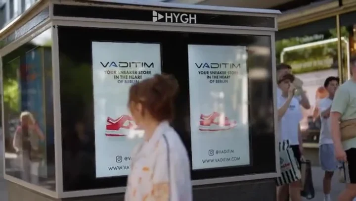 Cover image for Vaditim Store - Display Add - Berlin KuDamm