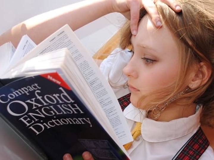 Cover image for Real life English language skills for business