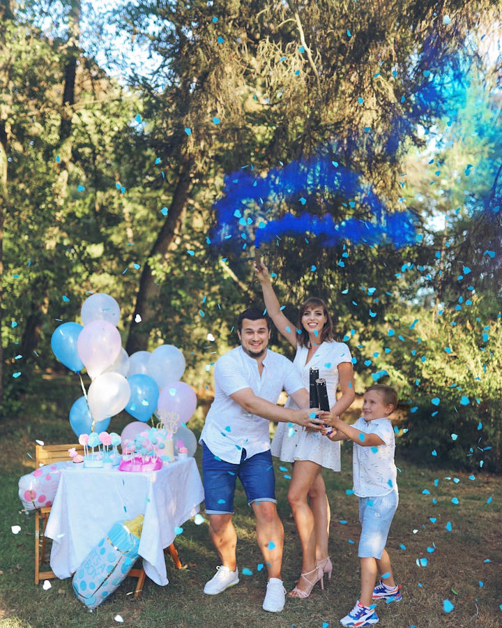 Cover image for Baby Shower: a boy or a girl?