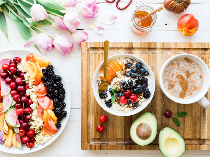 Cover image for Weight loss via diet 