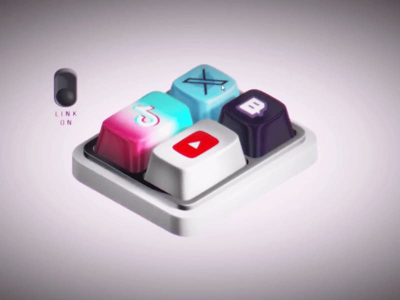 Cover image for Socials Keyboard - Spline 3D