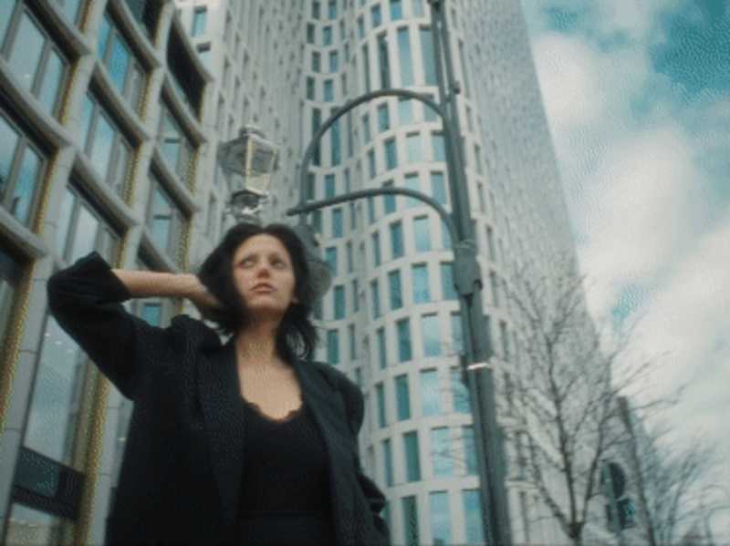 Cover image for Model video portrait