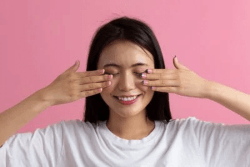 Cover image for 10 Simple Eye Exercises That Will Improve Your Vision and Eyes