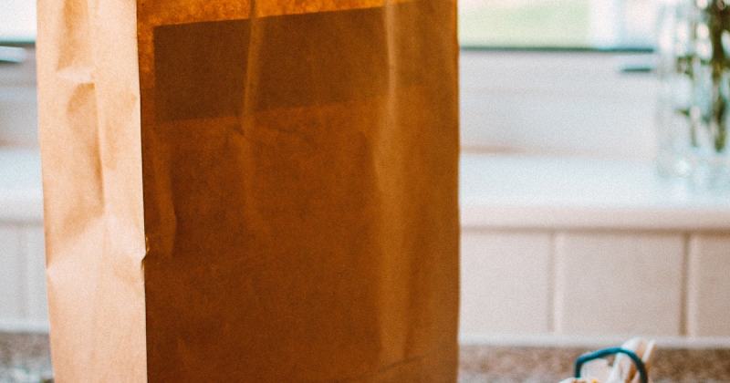 Cover image for Her Campus Magazine: HEALTHY BREAKFAST IDEAS ON A BUDGET