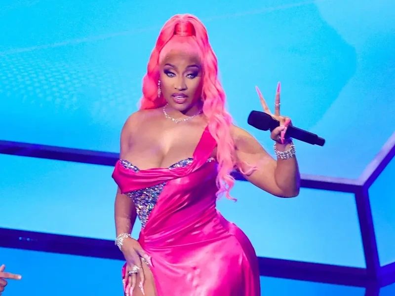 Cover image for Nicki Minaj vs SZA
