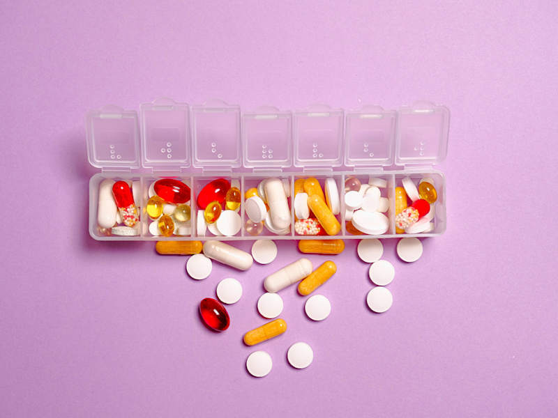 Cover image for Is aspirin a miracle drug, or does it cause more harm than good
