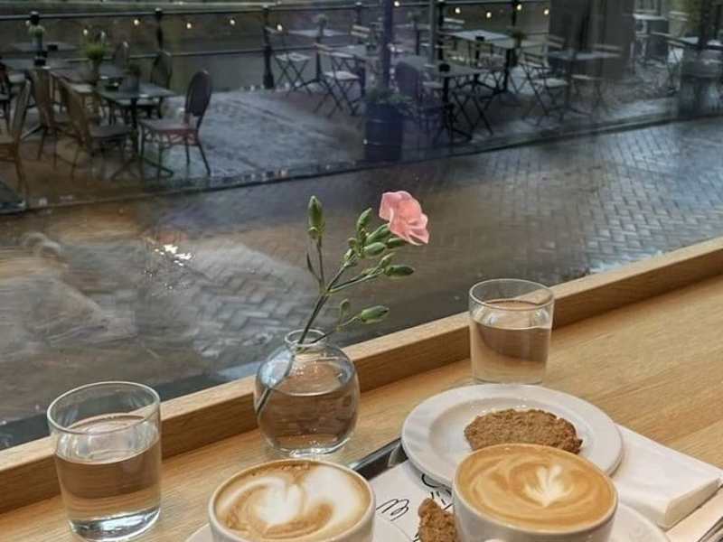 Cover image for Enchanting Memories of Café