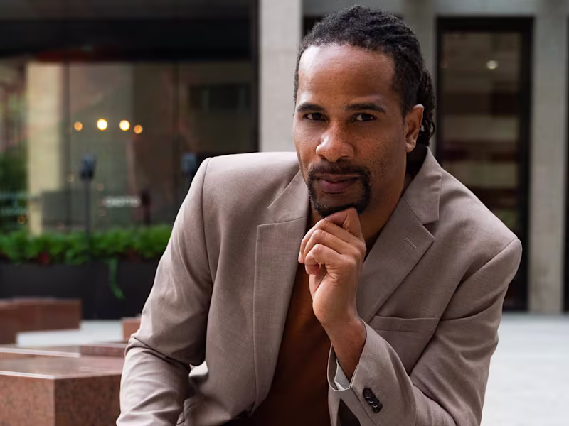 Cover image for Downtown Toronto Portrait Sessions